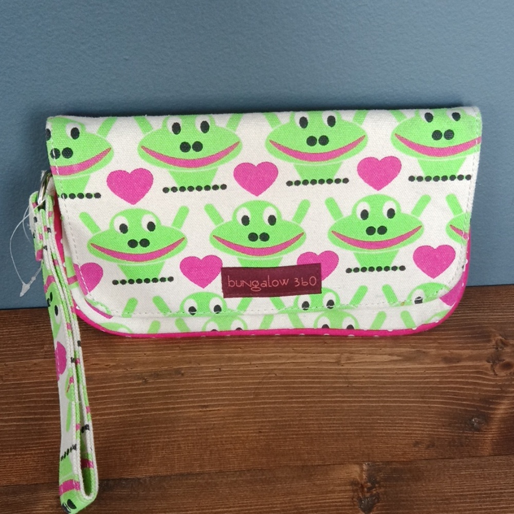 Bungalow 360 cosmetic case
